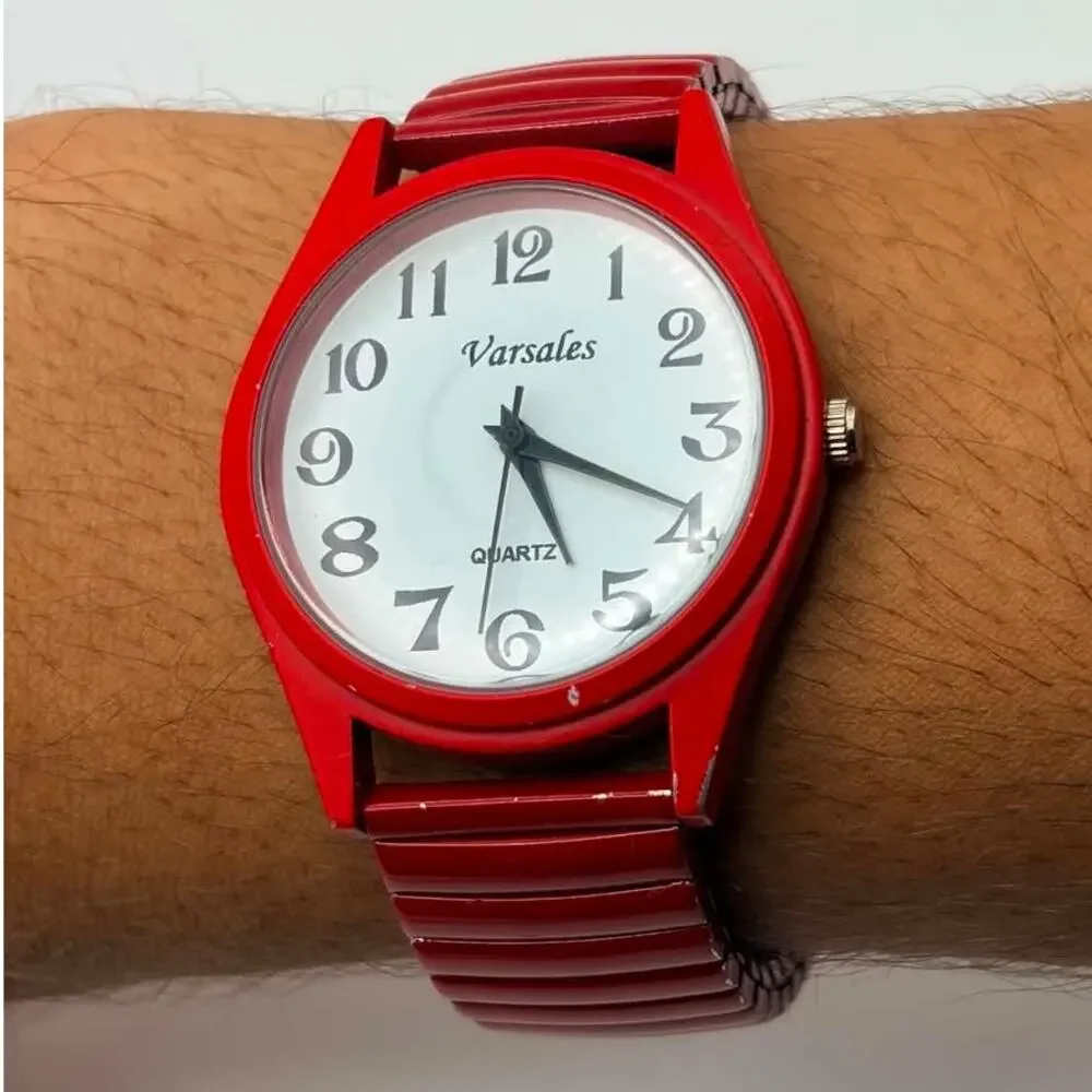 Varsales red watch